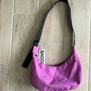 NWT BAGGU Medium Nylon Crescent Shoulder Bag with Black Strap in “extra pink”